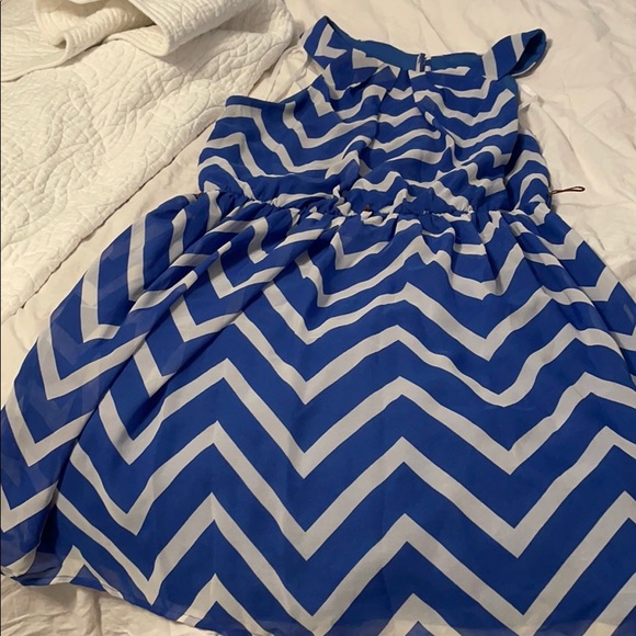 Columbia blue and white chevron dress - Picture 2 of 2